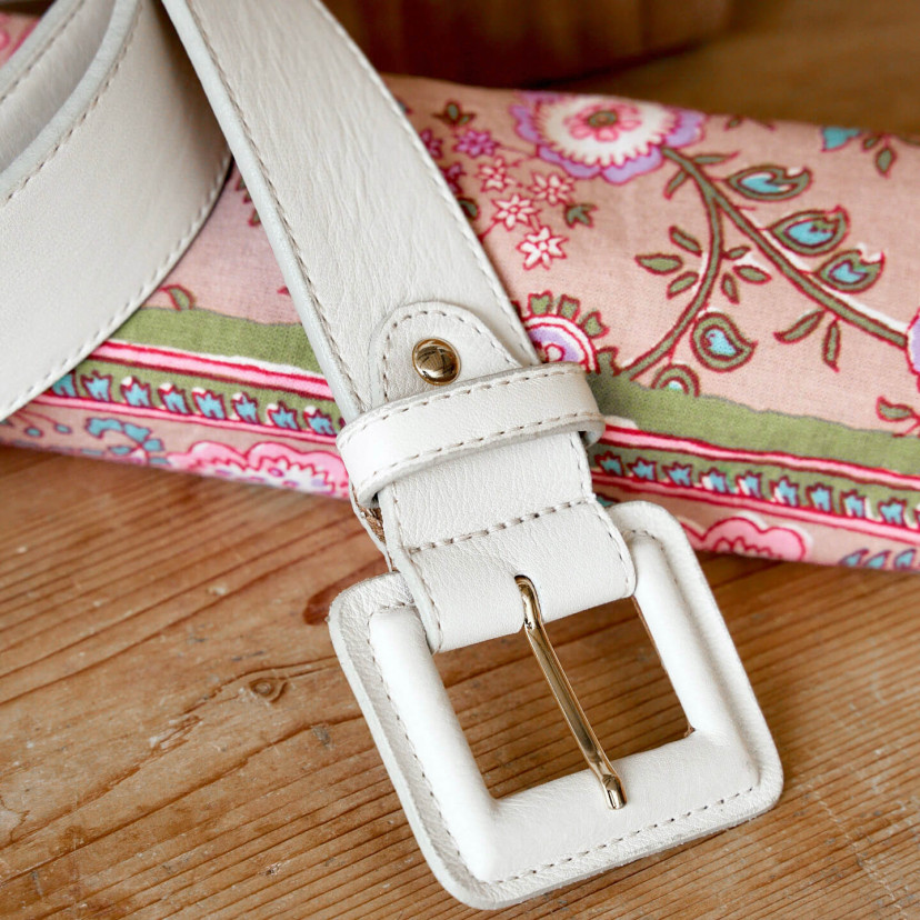Wide leather belt with lined buckle