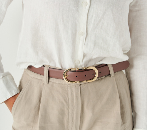 Cinturones de piel anchos o finos: ¿cuáles estilizan más?