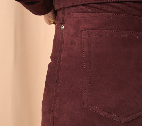 Pantalones de cuero temporada 2026: esto es lo que se lleva