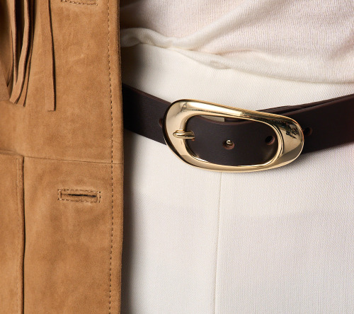 Las tendencias en cinturones de piel de mujer este 2026